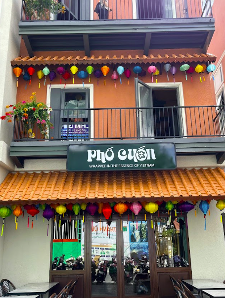 Nhóm muốn ăn món Việt và chia sẻ: tầng 1