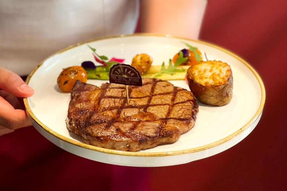Một miếng steak chuẩn The Fan – nơi ngọn lửa đánh thức trọn vẹn hương vị của thịt.