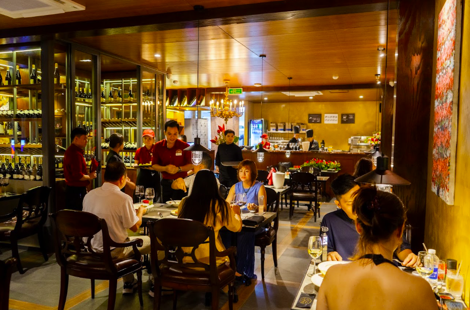 Tầng 3 Steak House The Fan