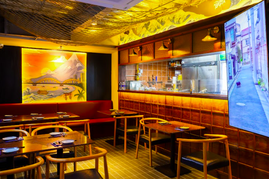 Hura Izakaya là tầng có khung giờ dài nhất: 16:00-01:00.