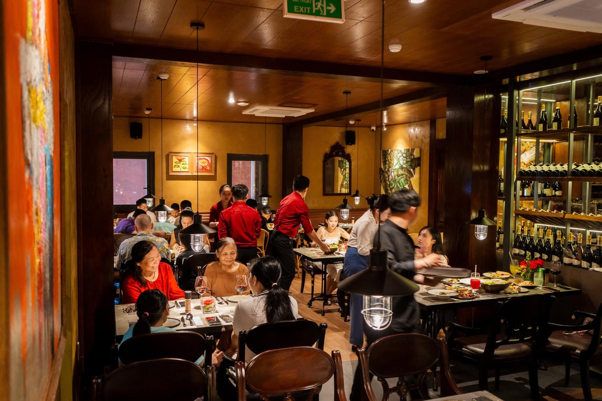 STEAKHOUSE THE FAN ТОРЖЕСТВЕННОЕ ОТКРЫТИЕ В АН ТХЫОНГ, ДАНАНГ